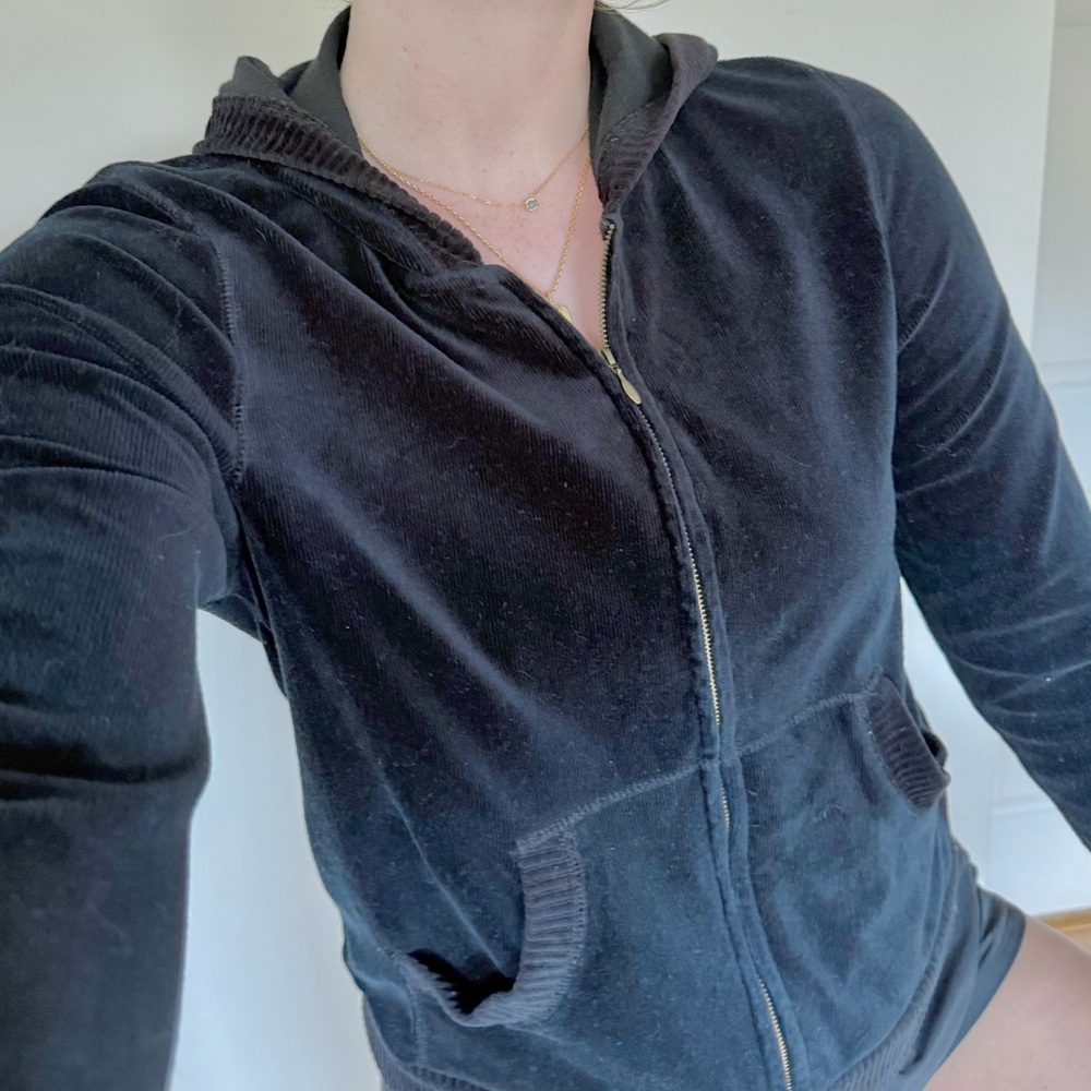Women's Vintage Y2K Black Velvet Velour Zip-Up Hoodie Jacket with Gold Hardware